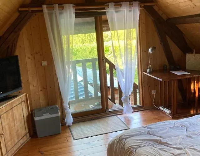 Dans La Verdure Homestay Bordeaux-Saint-Clair